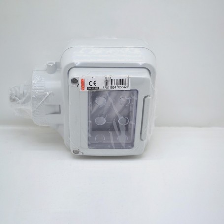 Ip65 Container 3 Places Fixing On Pole - GEWISS