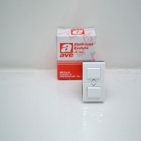 Dual na button with directional arrows