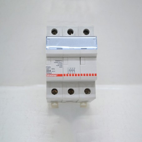 fuse holder disconnector