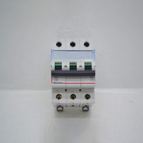 Interruttore Magnetotermico 3P Curva C - 3 Moduli