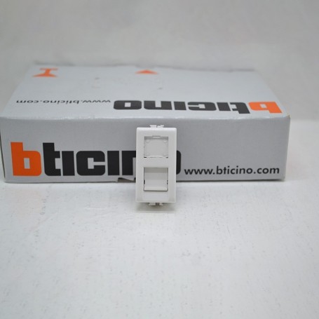 Socket Rj45 Matix Catégorie 5E Bticino