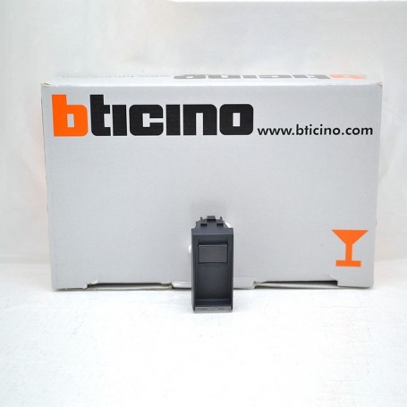 Socket Rj45 Utp Catégorie 5E - Living Int Bticino