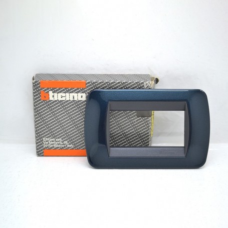 Placa de transición 3 plazas azul - Living Int Bticino