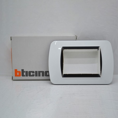 Placca 3 Posti  - Living Int Bticino